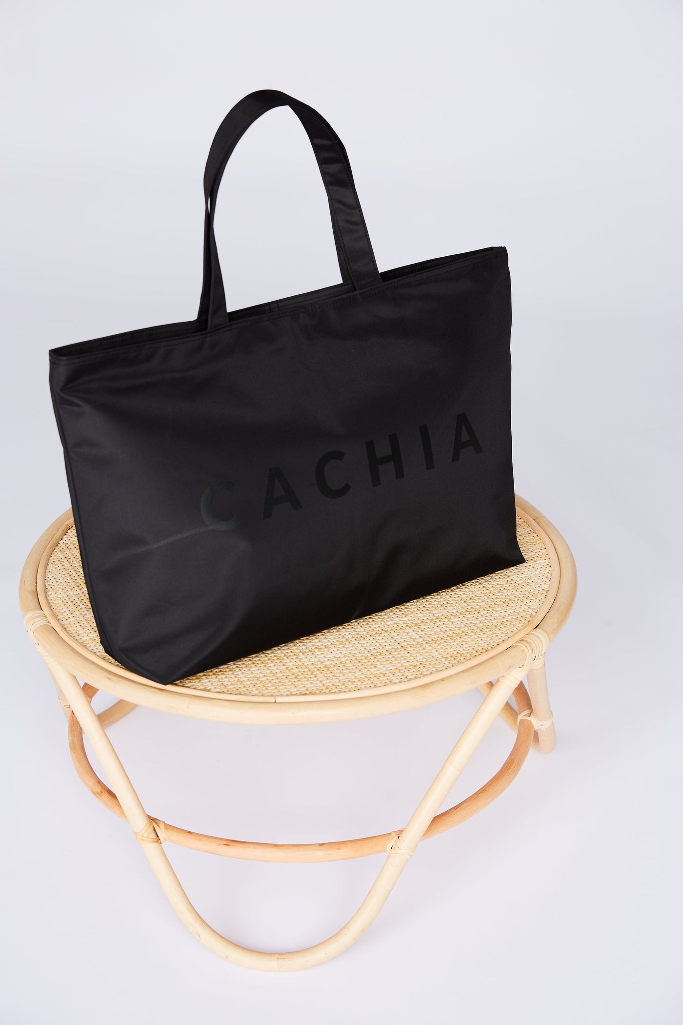 Cachia Essential Bag Handbags